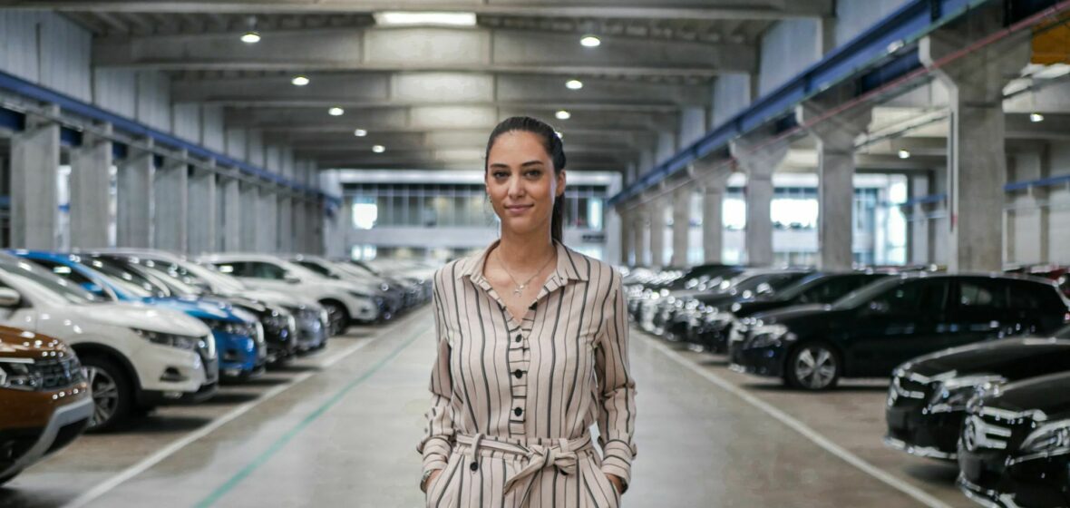 Bringme Cases Carconnex Header Laura